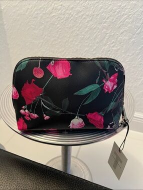 Ted Baker NWT  Black Floral Zip Dome Cosmetic Case